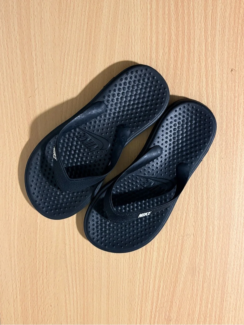 Nike Kids Black Flip Flops SOLAY Thong Sandals EUC White Spellout Kids Size P11